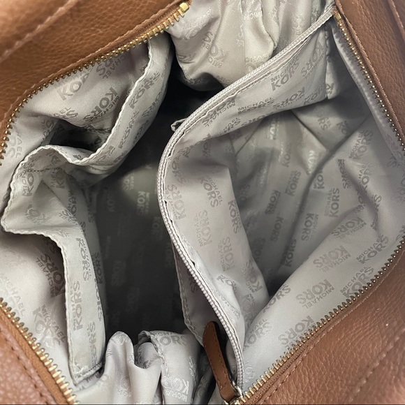 Michael Kors Crossbody Purse - Picture 5 of 9